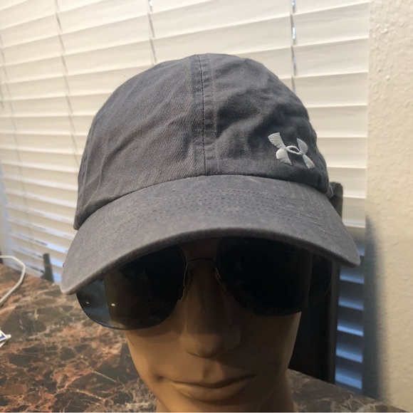 Under Armour  Women’s Black w/flecks of gray Baseball Hat Size Adjustable - Picture 5 of 12